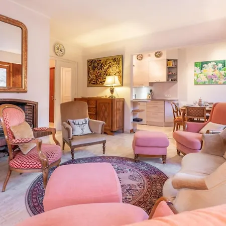 Spacious Flat With Balcony In Apartman Chamonix