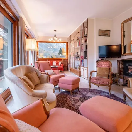 Apartment Spacious With Balcony In