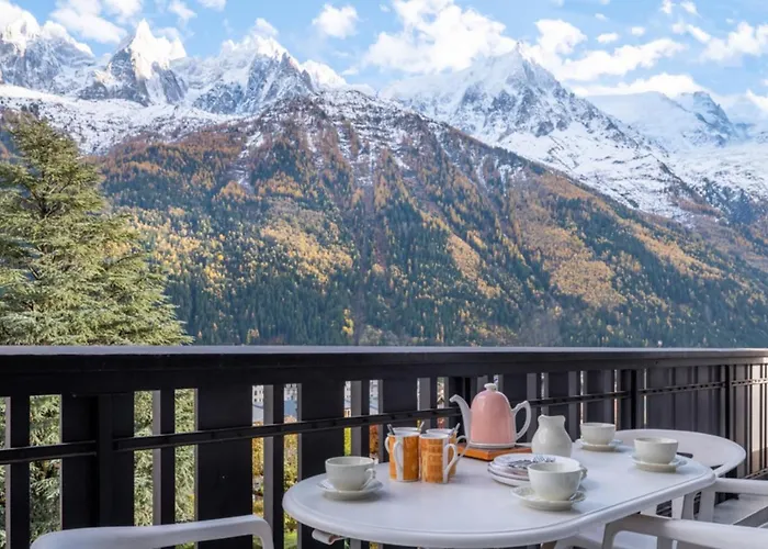 Spacious With Balcony In Apartament